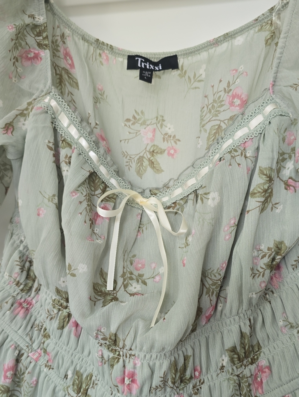 Floral Sage Green Tiered Puff Sleeve Dress - Picture 2 of 2